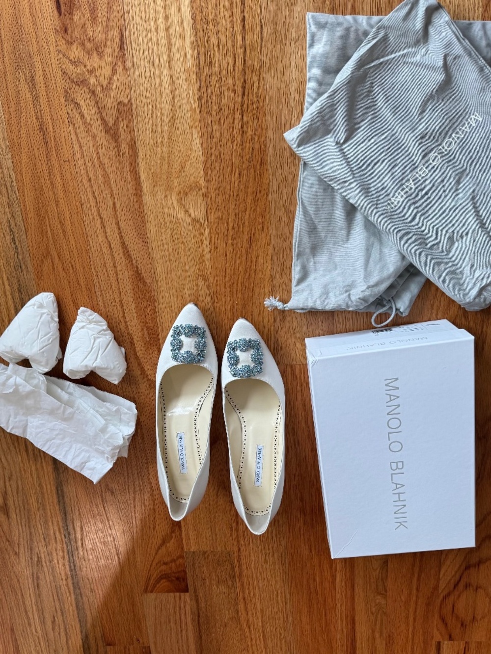 Manolo Blahnik Hangisi Bride 50 White Satin Pumps Size 43 US 13 - Picture 2 of 16